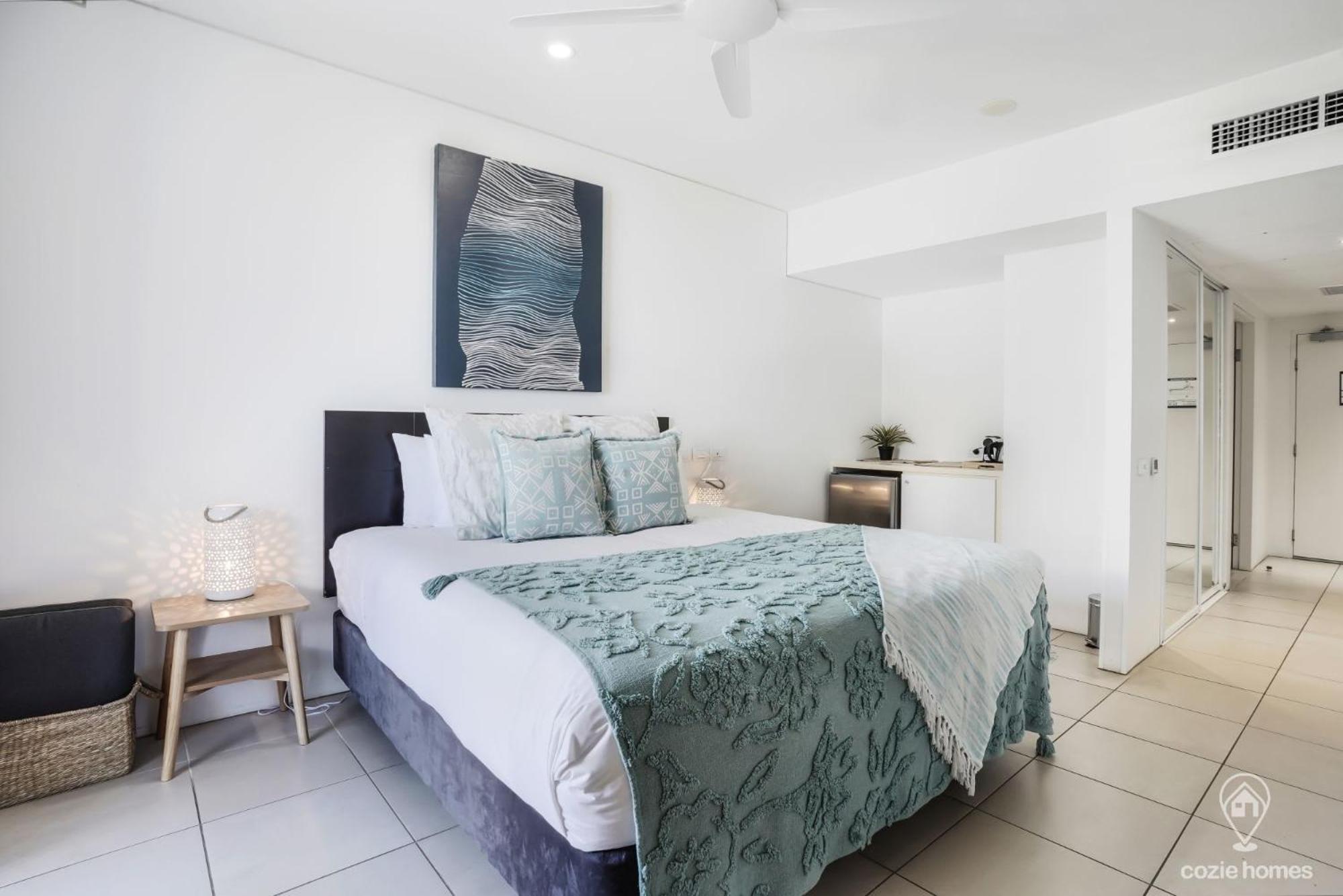 602 Harbour Lights With Ocean Views Hotell Cairns Rum bild